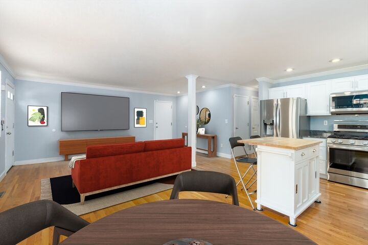 Property Photo: 90 Boylston St 1 MA 02130