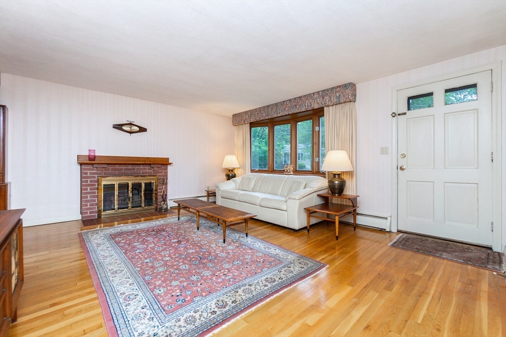 Property Photo:  3 Squanto Rd  MA 01960 