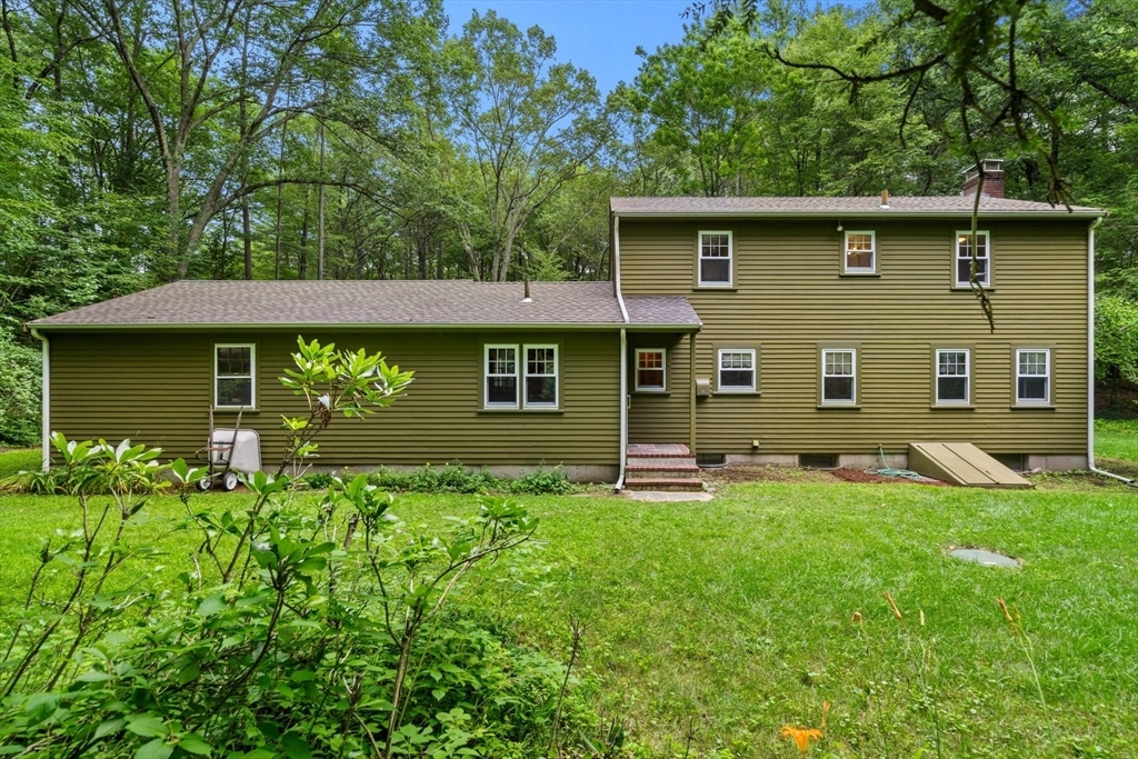Property Photo: 83 Hemlock Park Dr MA 01450