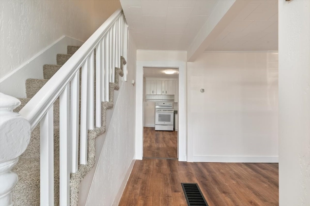 Property Photo:  7 Cox Ct  MA 01915 