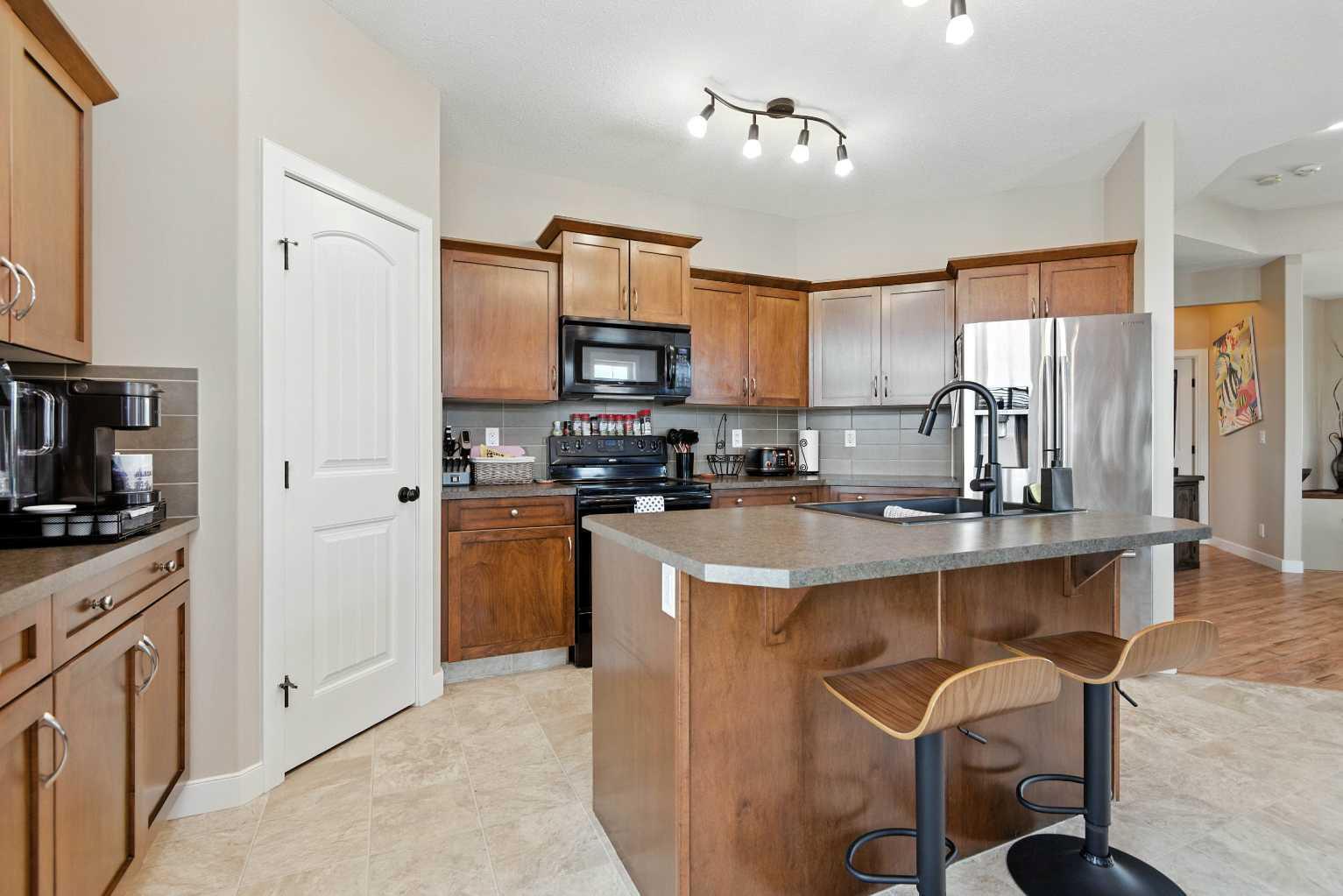 Property Photo:  5 Thomas Place  AB T4P 0L7 