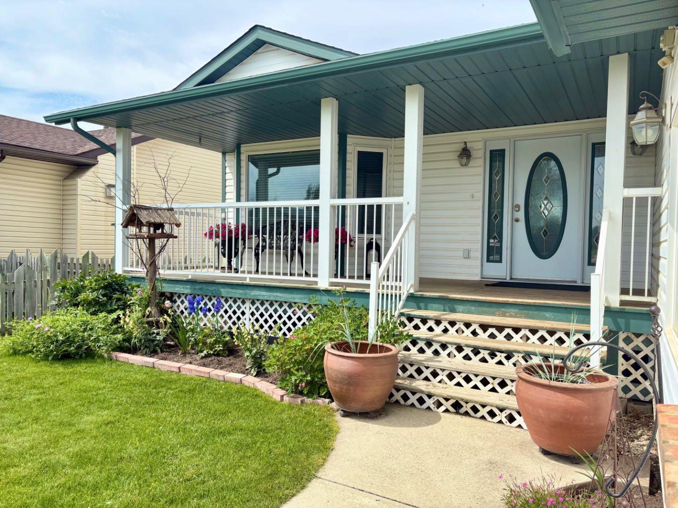 Property Photo: 5924 58 Street AB T4T 1J2