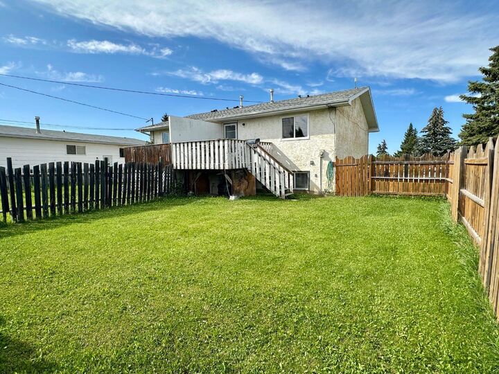 Property Photo: 4701 46 Avenue AB T0E 1N0