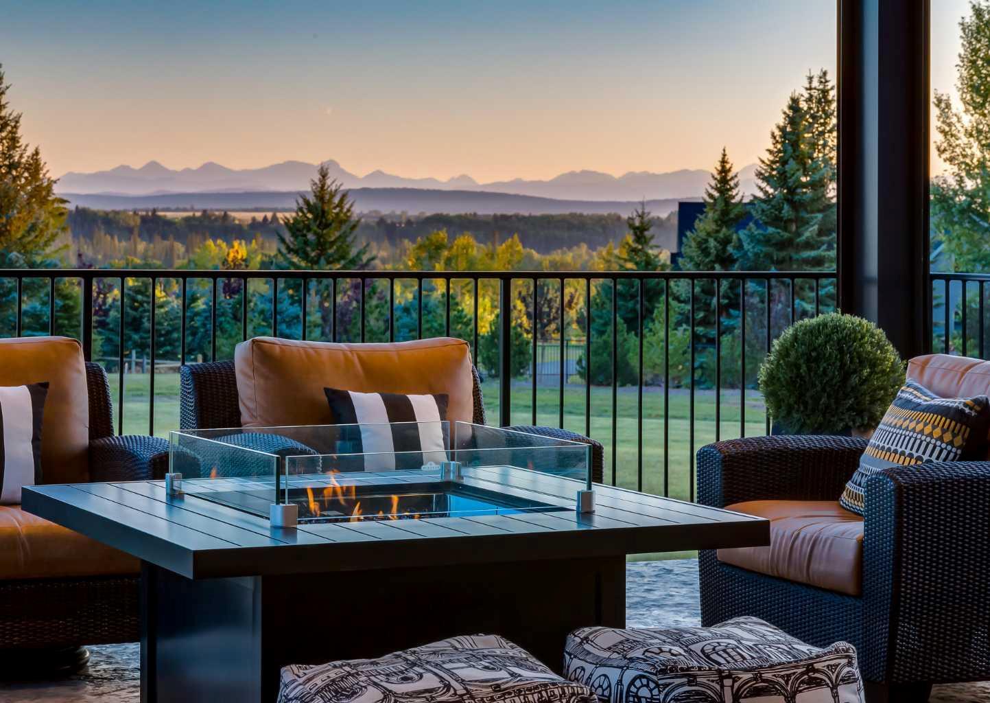 Property Photo: 12 Grandview Rise SW AB T3Z 0A8