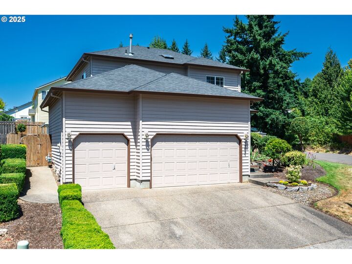 Property Photo: 13631 S Squire Dr OR 97045