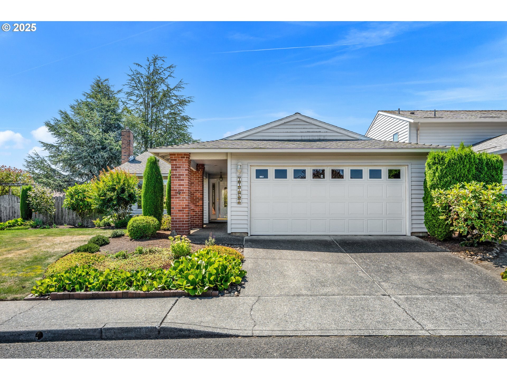 Property Photo: 14868 NE Thompson Ct OR 97230