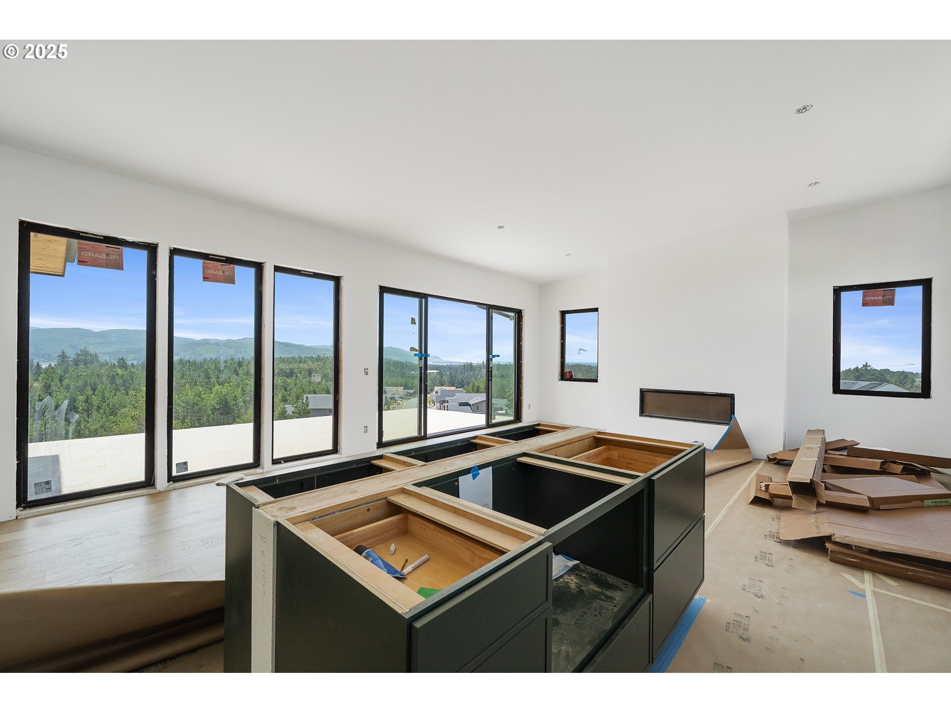 Property Photo: 456 Sea View Dr OR 97130