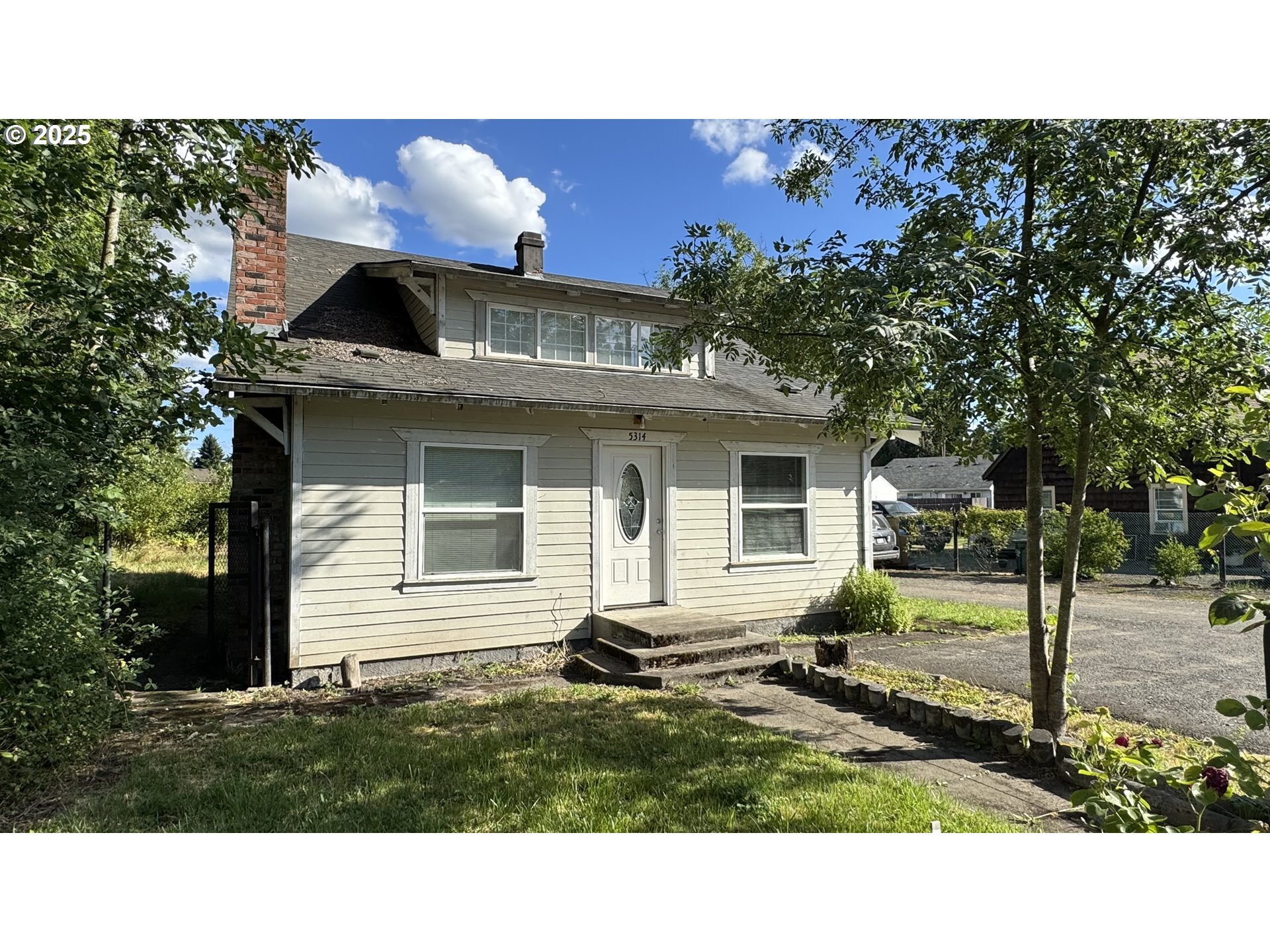 Property Photo: 5314 SE Jennings Ave OR 97267