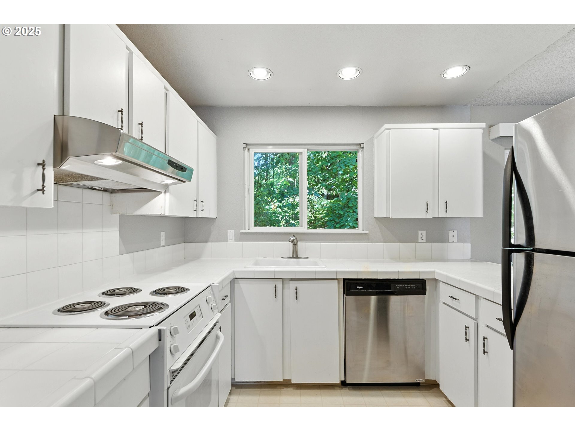 Property Photo: 3826 Botticelli St 11 OR 97035