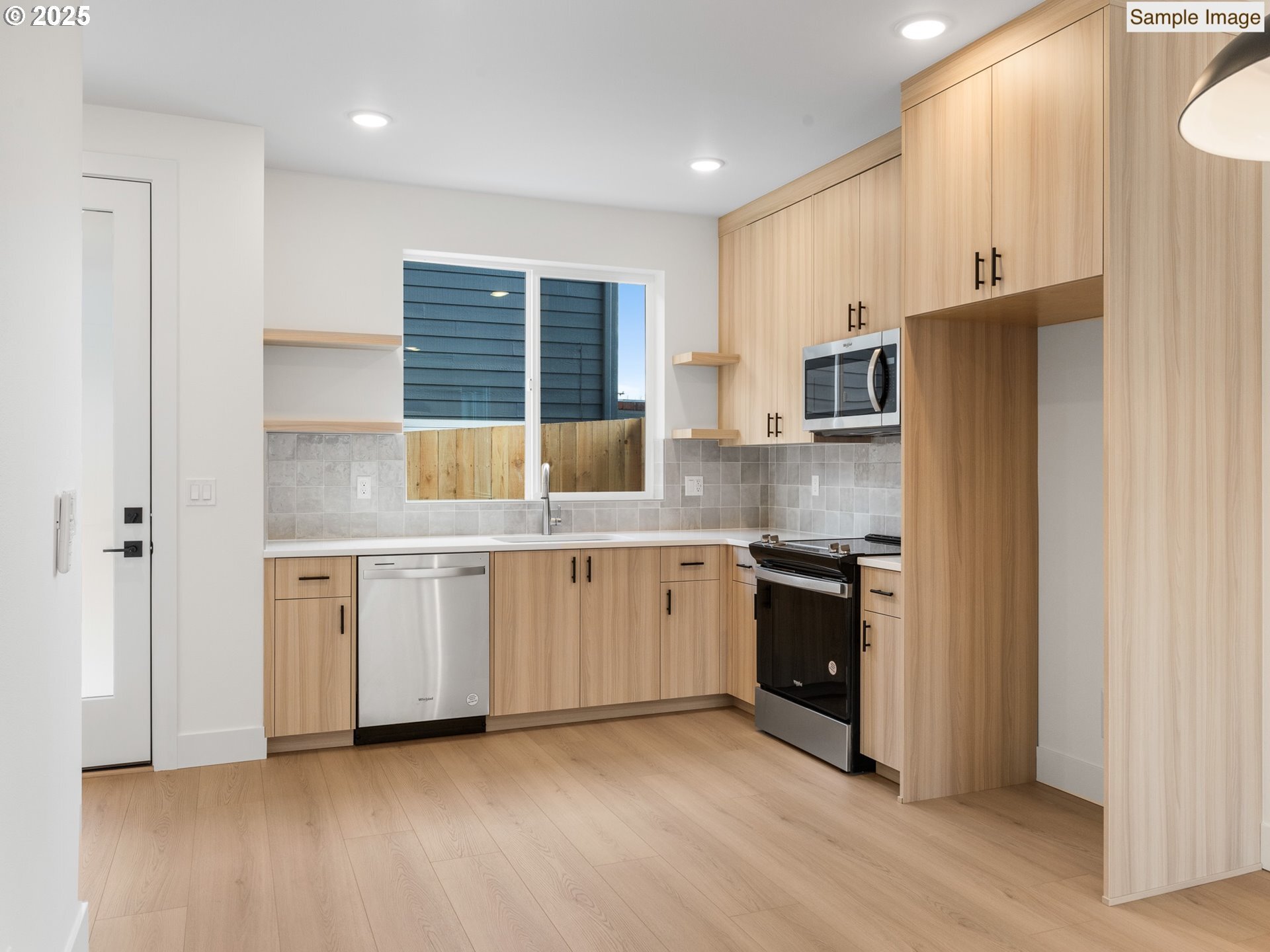 Property Photo: 1662 SE Umatilla St 4 OR 97202