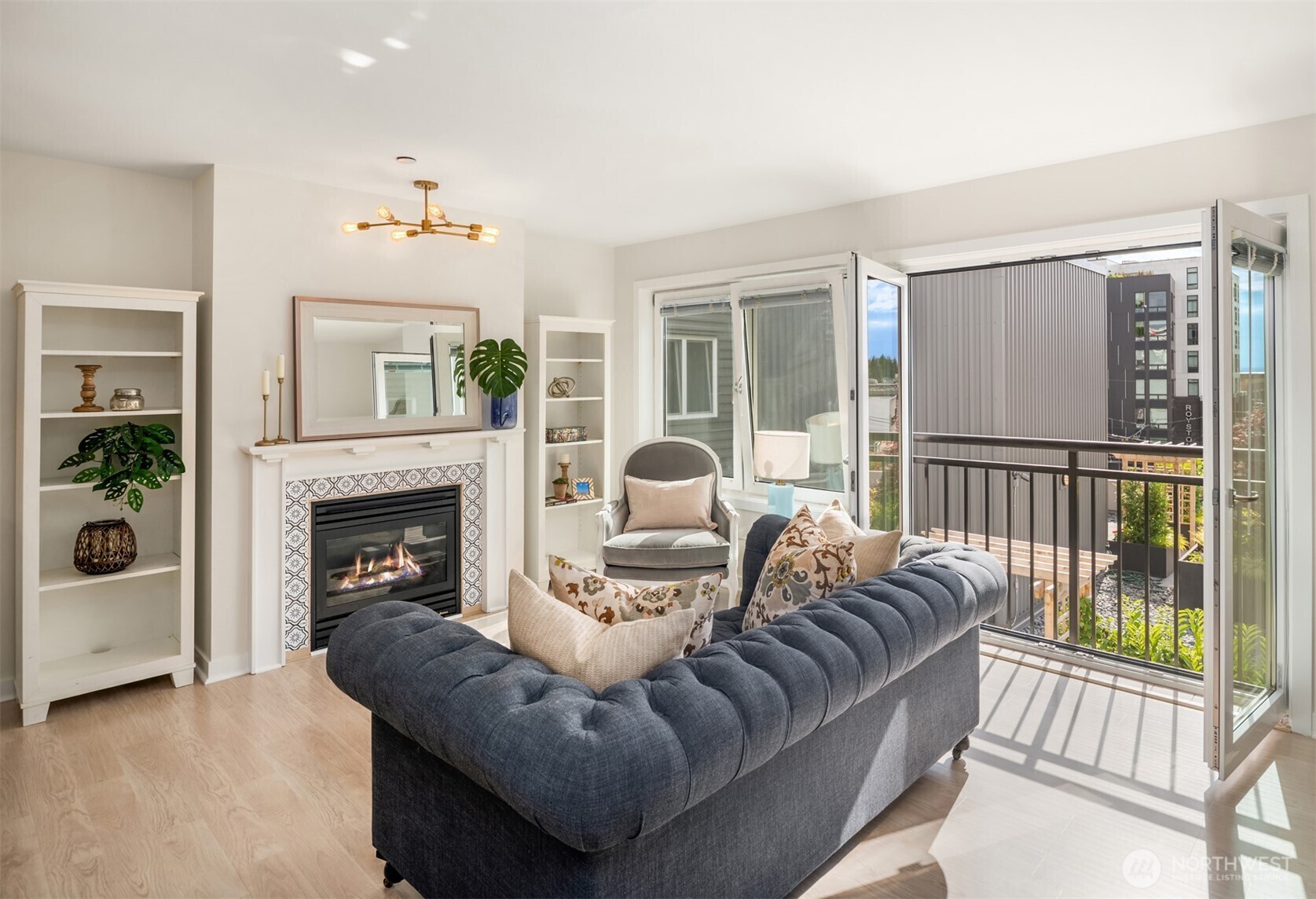 Property Photo: 701 1st Avenue N 410 WA 98109