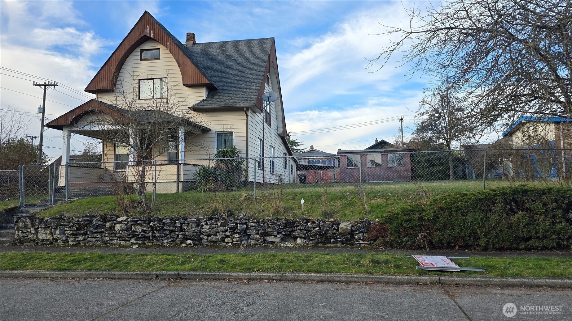 Property Photo: 3902 S Angel Place WA 98118