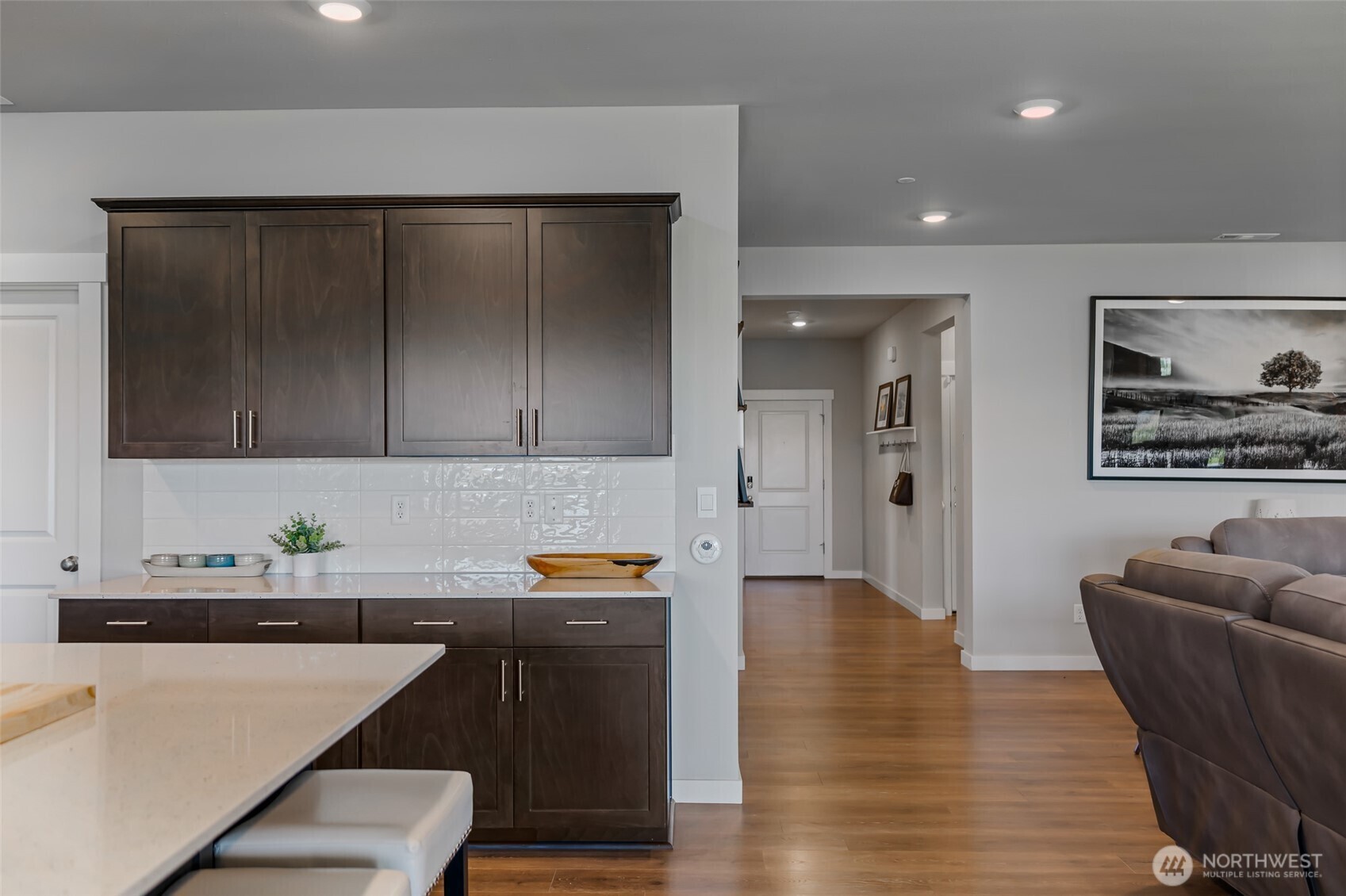 Property Photo:  2911  Roan Drive  WA 98926 
