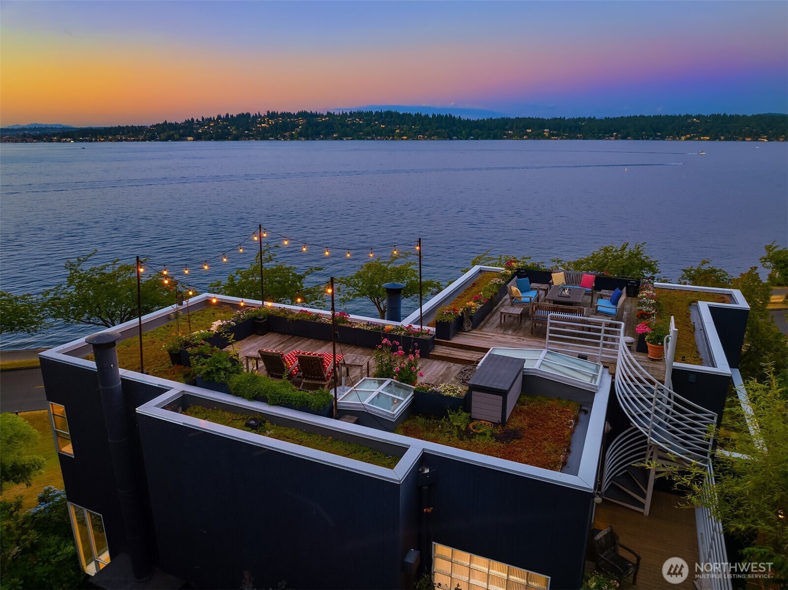 Property Photo:  3903  48th Avenue S  WA 98118 