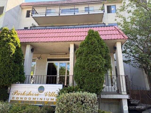 Property Photo:  9030  Seward Park Avenue S 500  WA 98118