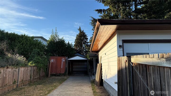 Property Photo: 540 N 83rd Street WA 98103