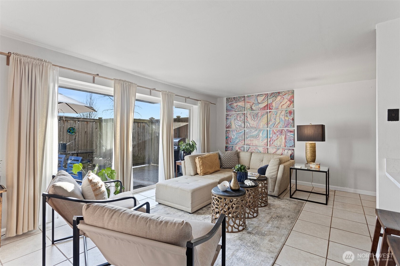 Property Photo: 5021 Ripley Lane N 2 WA 98056