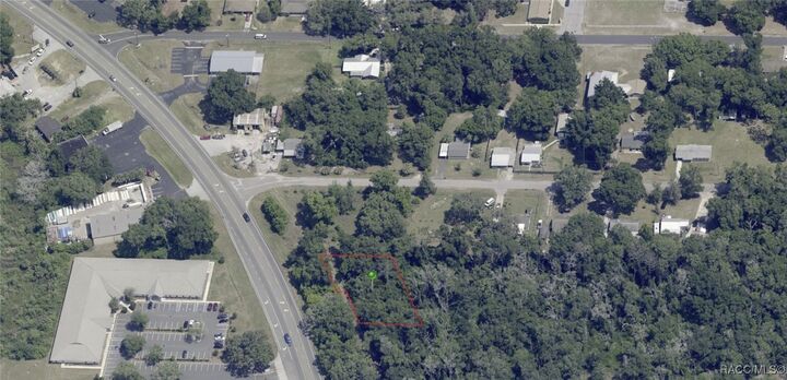 Property Photo: 2306 Highway 41 N FL 34453