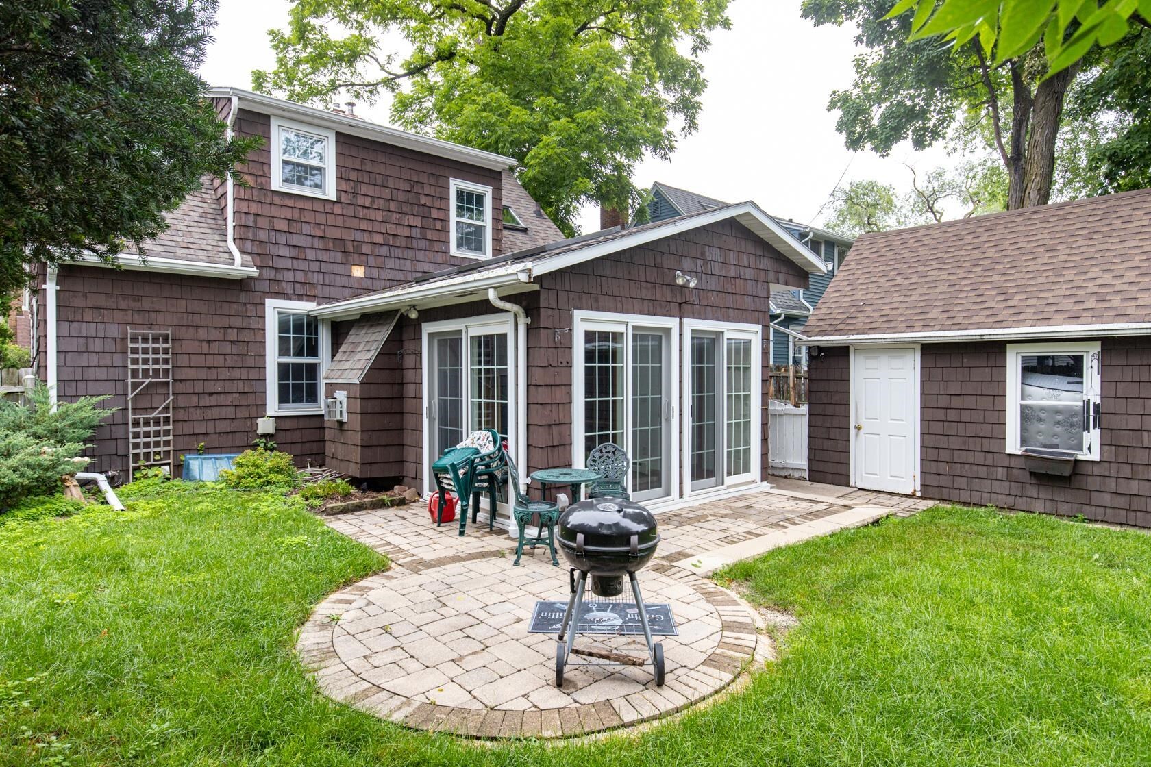 Property Photo: 213 W Parkway Boulevard WI 54911