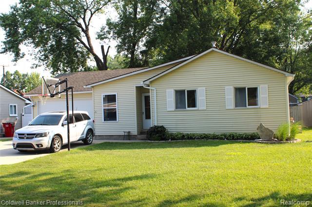 Property Photo: 27936 Hiller Street MI 48045