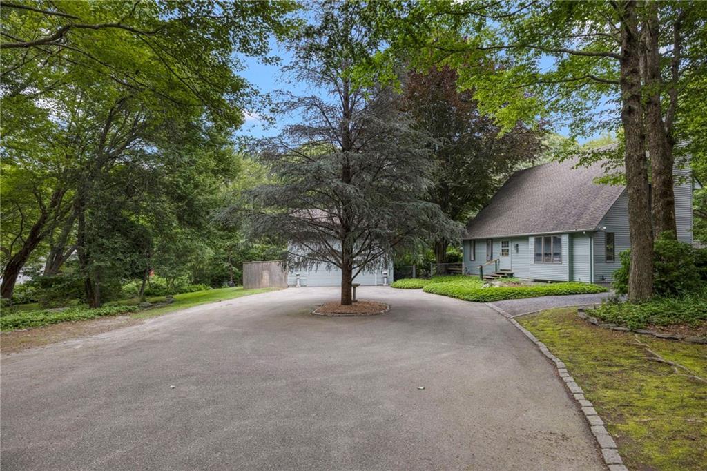 Property Photo: 930 North Main Road RI 02835