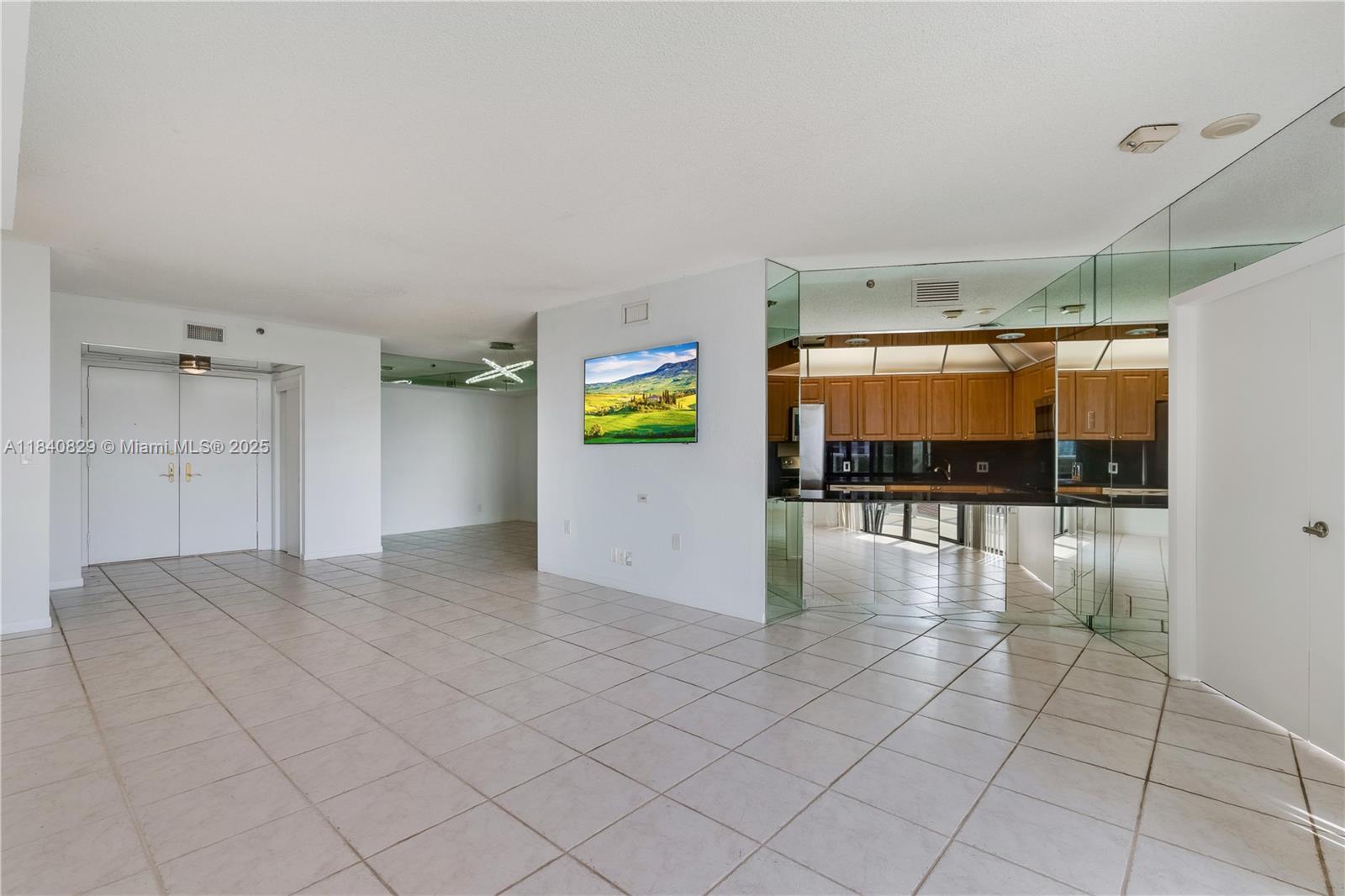 Property Photo: 20281 E Country Club Dr 405 FL 33180