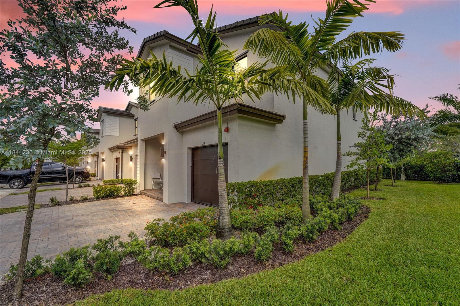 Property Photo: 213 SW 159th Ct FL 33027