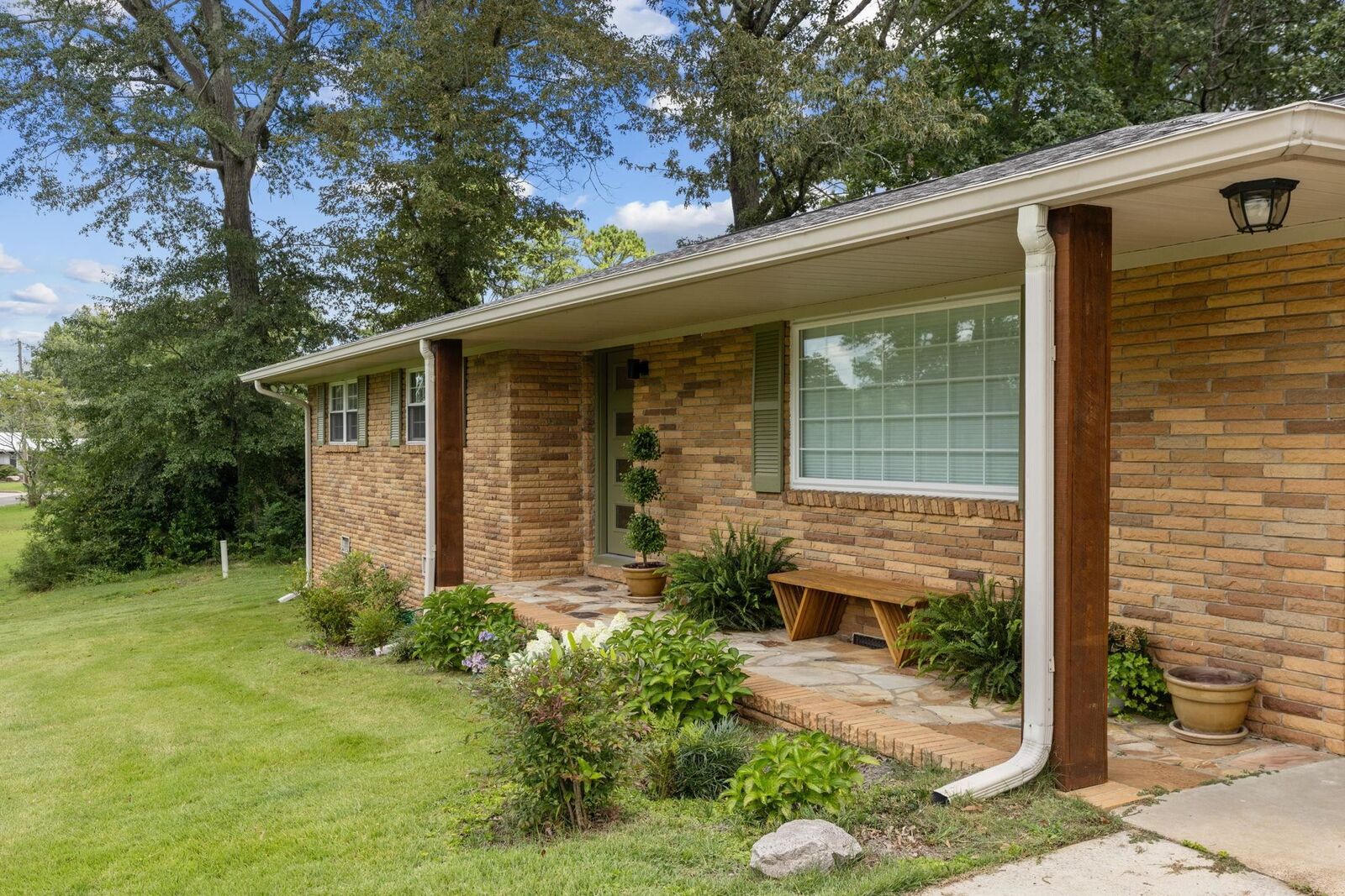 Property Photo:  1020 Larkwood Dr  AL 35055 - CULLMAN 