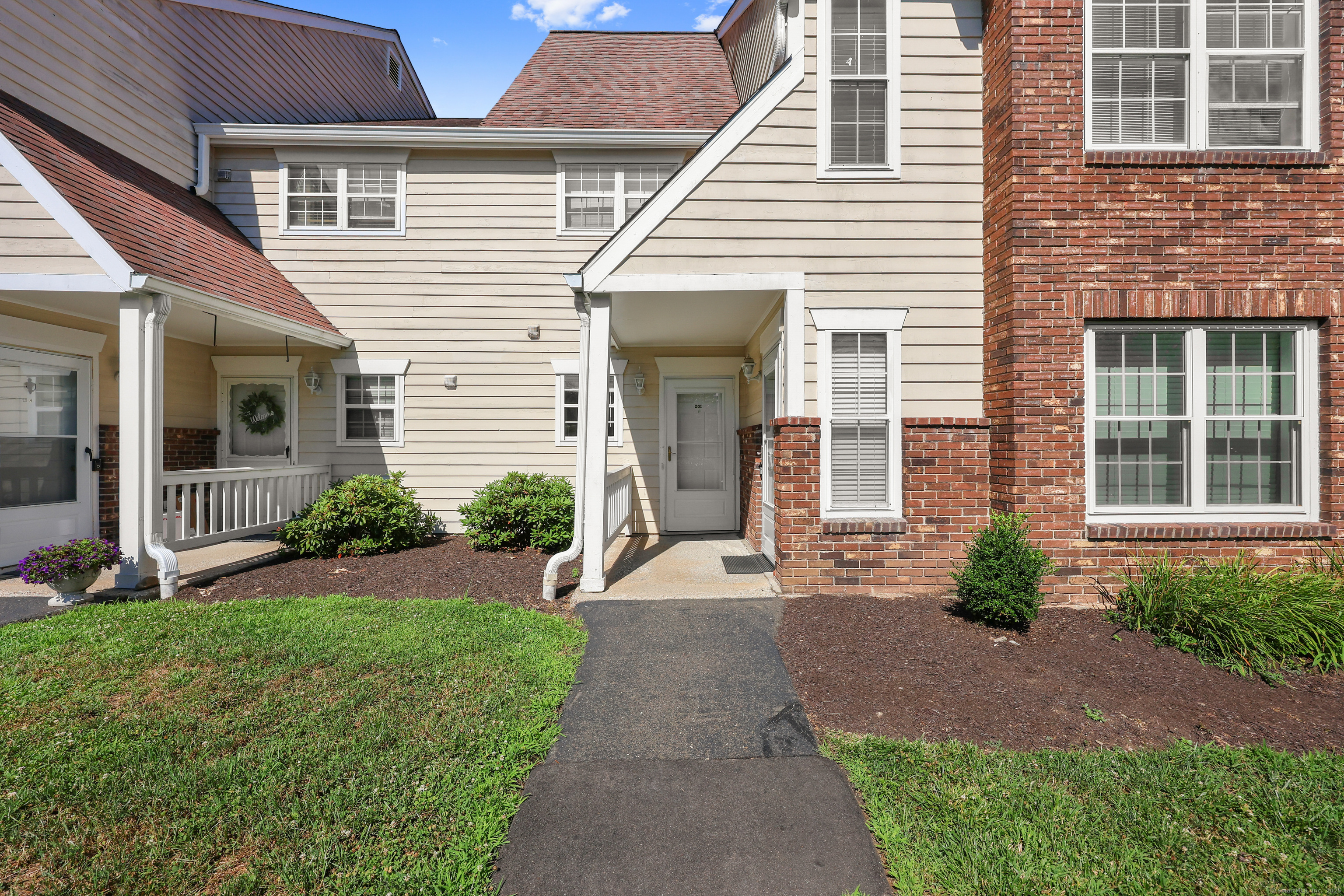 Property Photo:  20 Janet Circle I  CT 06606 