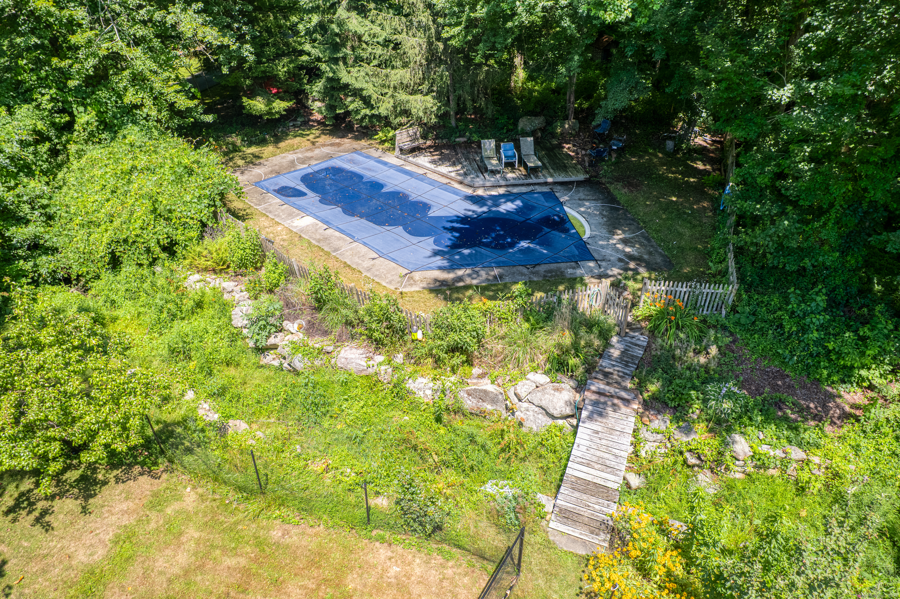 Property Photo:  181 Dunk Rock Road  CT 06437 