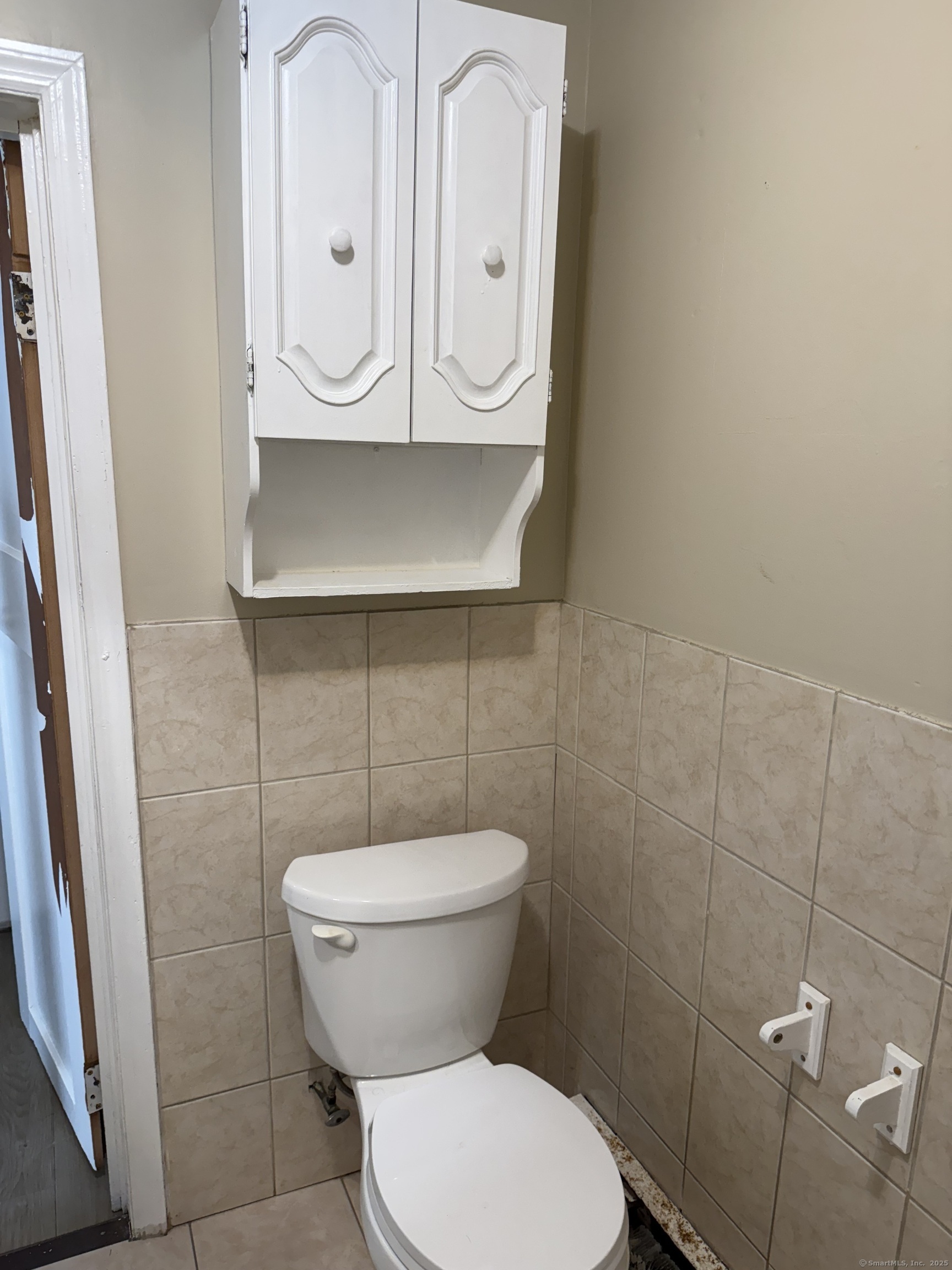 Property Photo: 1566 North Avenue CT 06604