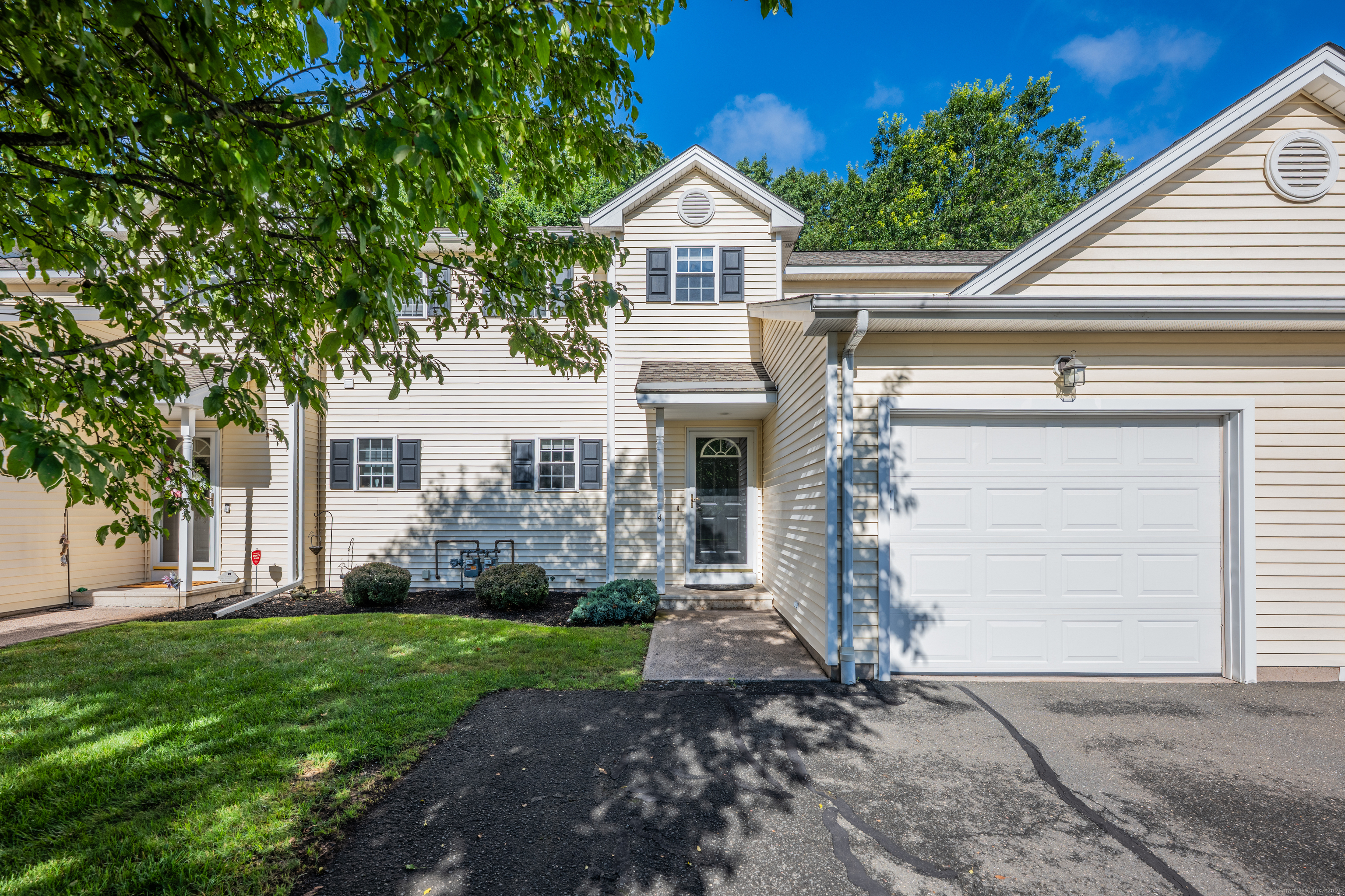 Property Photo:  135 New Britain Avenue 4  CT 06062 