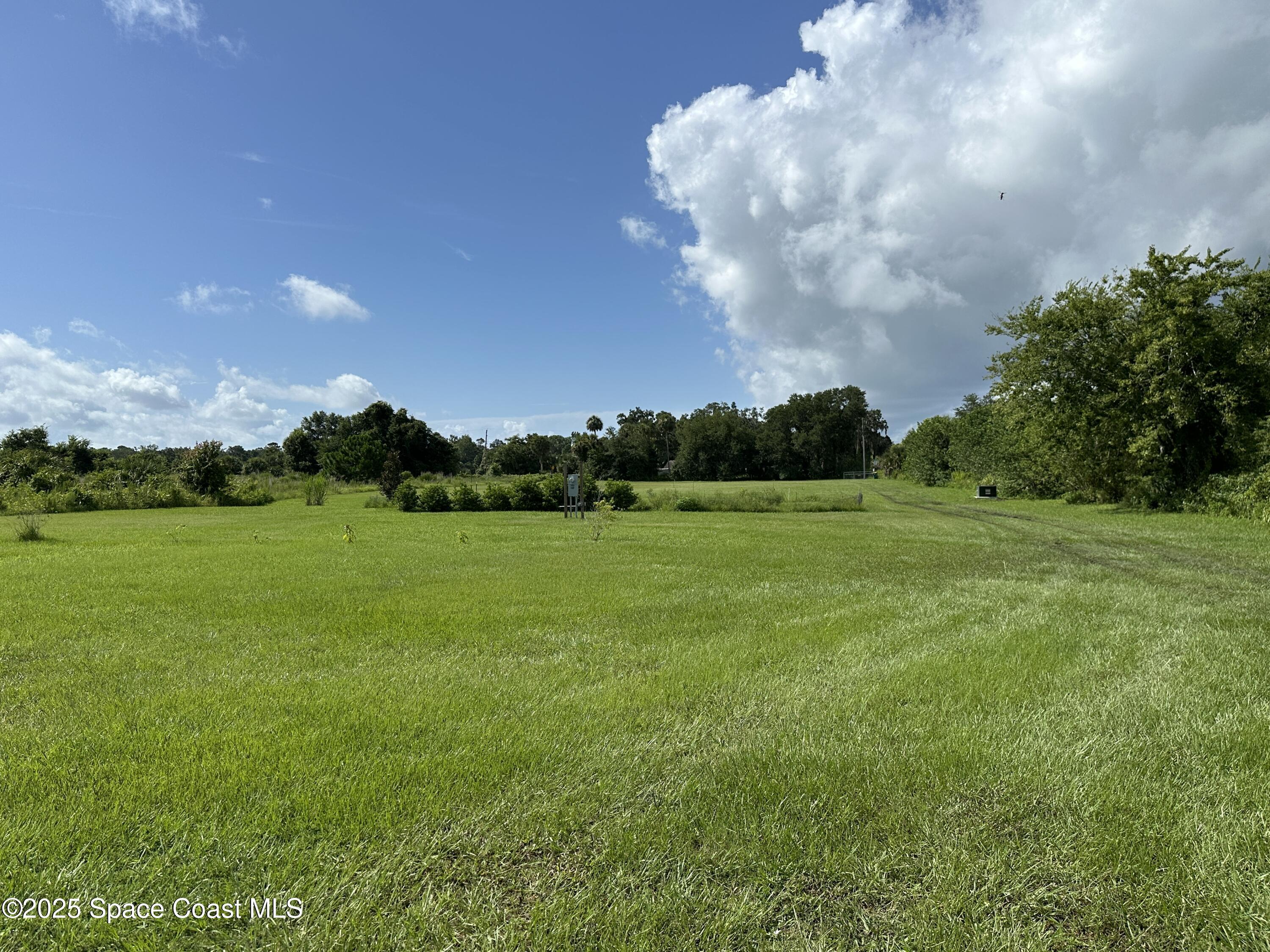 Property Photo: 5955 Dixie Way FL 32754