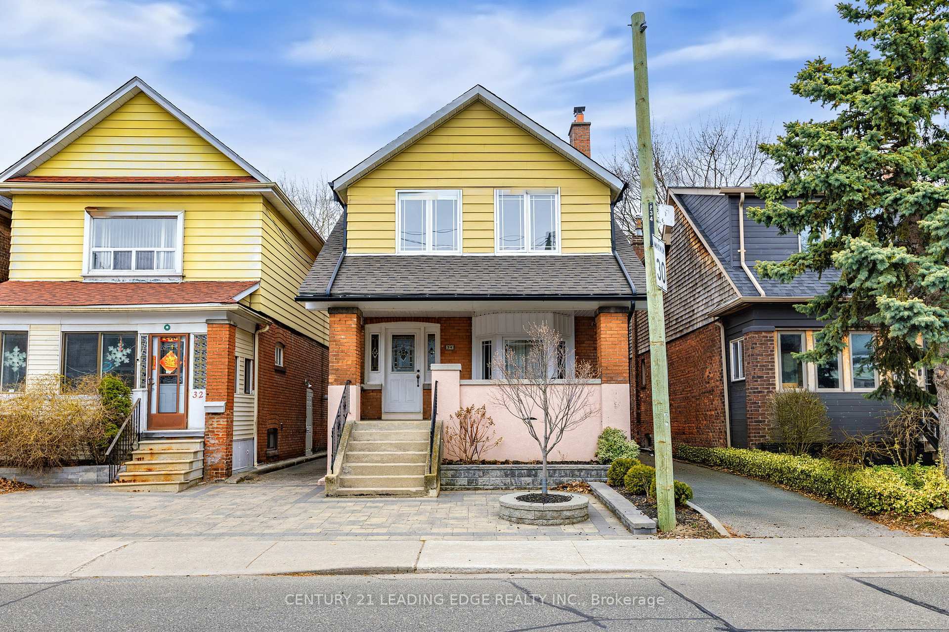 Property Photo:  34 Chisholm Avenue  ON M4C 4V2 