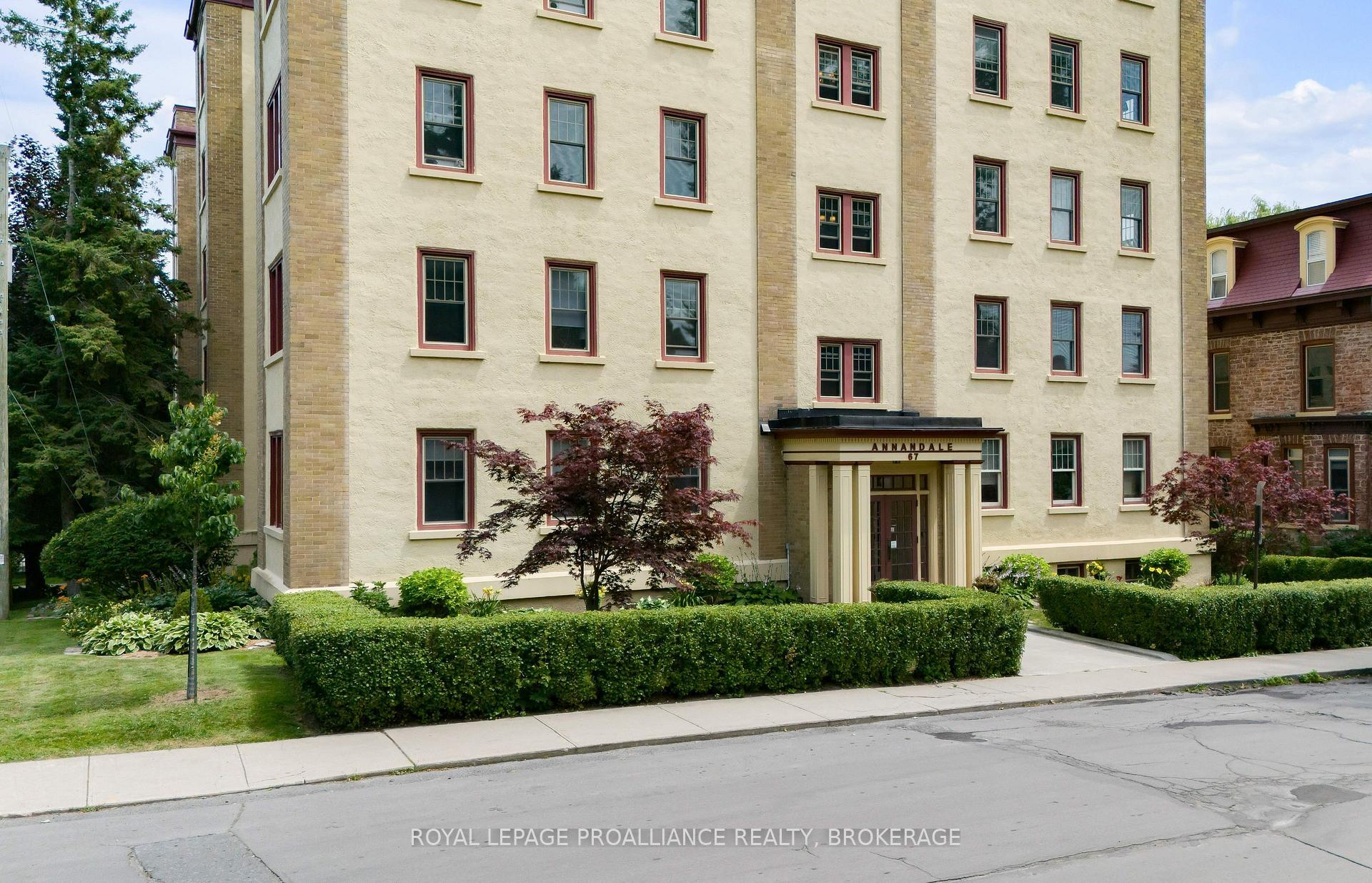 Property Photo: 67 Sydenham Street 302 ON K7L 3H2