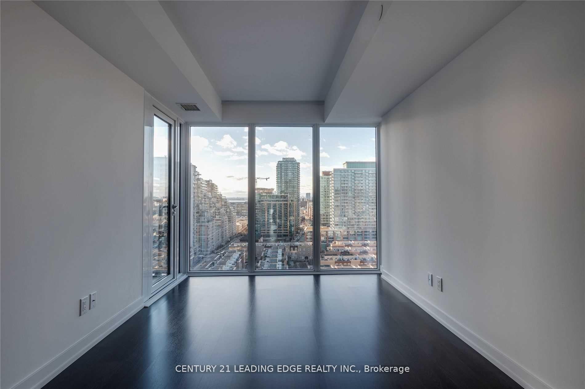 Property Photo:  19 Western Battery Road 1812  ON M6K 0E3 