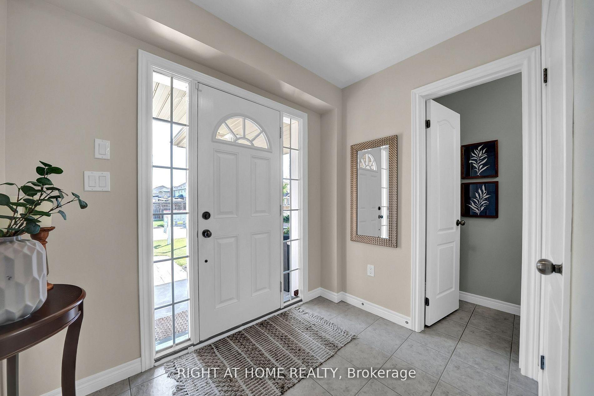 Property Photo: 6 Vetzal Court ON L1E 0H3