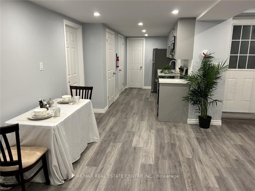 Property Photo: 707 Mohawk Road Bsmnt ON L9G 2X1