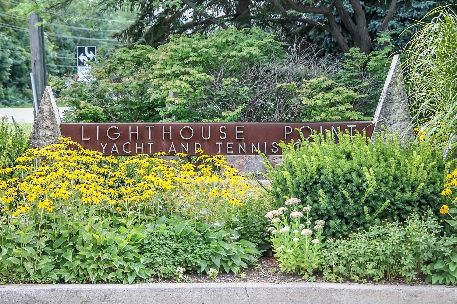 Photo de la propriété:  919 Cedar Pointe Court  ON L9Y 5C7 