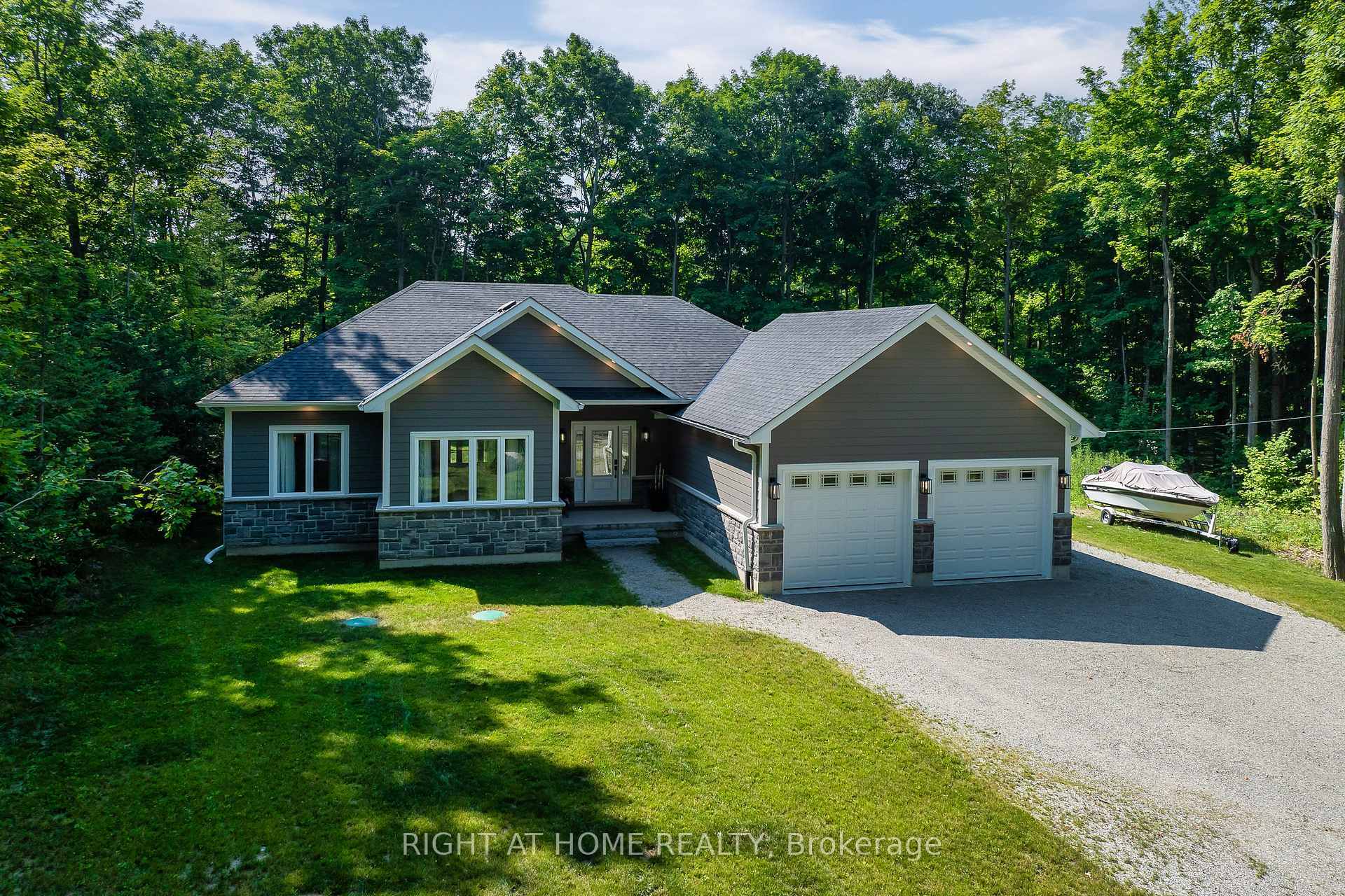9 Fairlawn Grove  Tiny ON L9M 0B5 photo