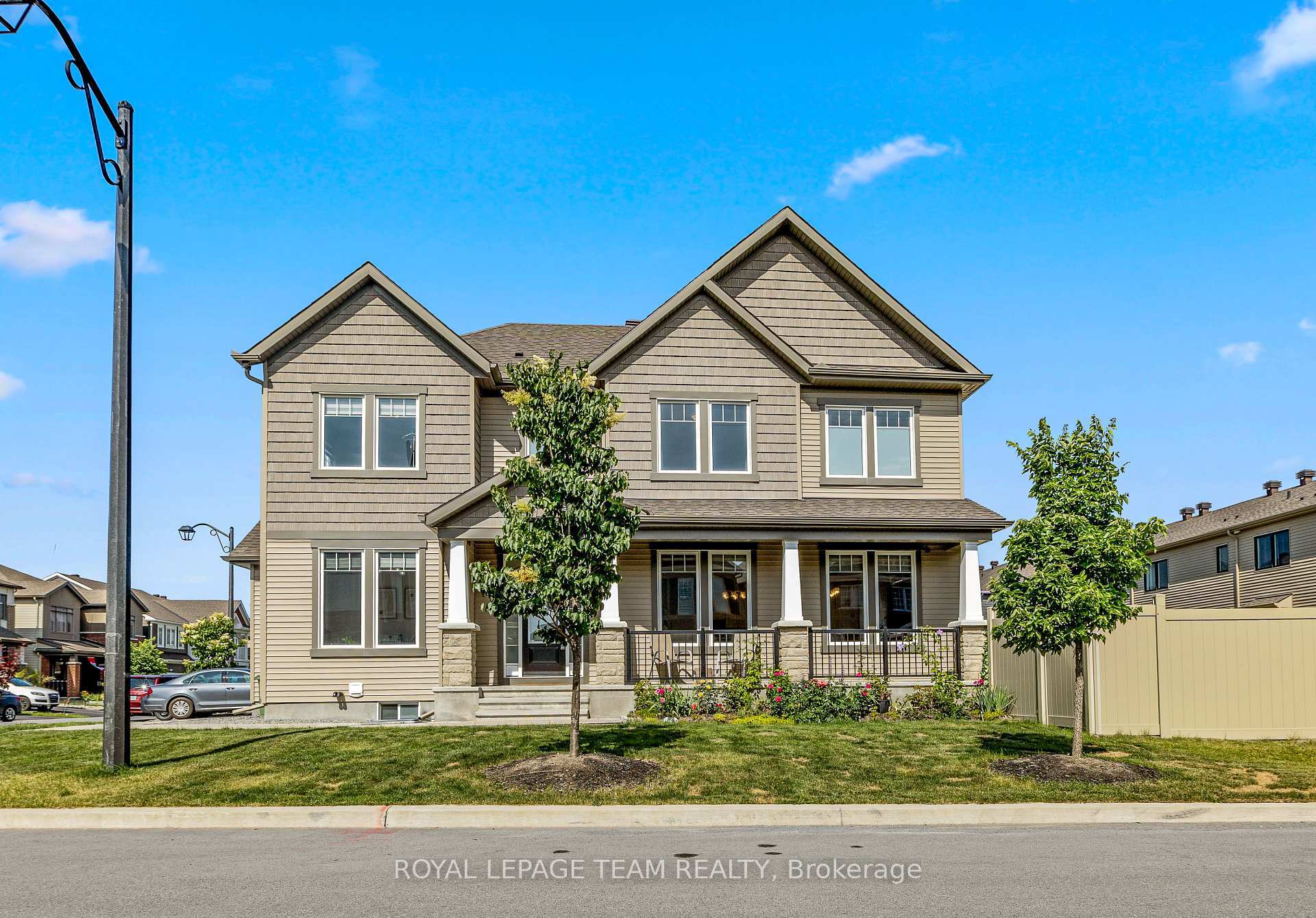 Photo de la propriété:  526 Alcor Terrace  ON K2J 6N6 