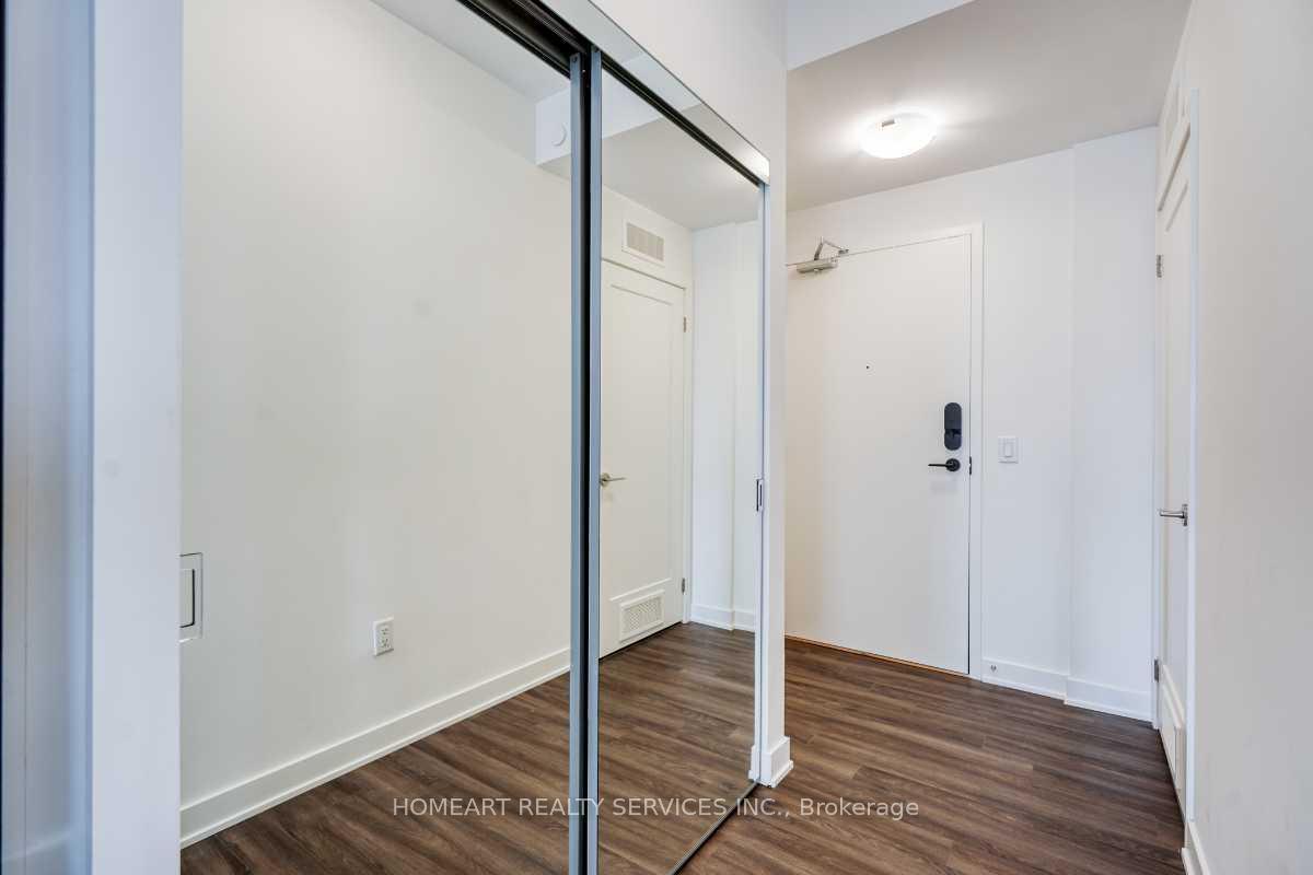 Property Photo: 95 Oneida Crescent 1610 ON L4B 0H5