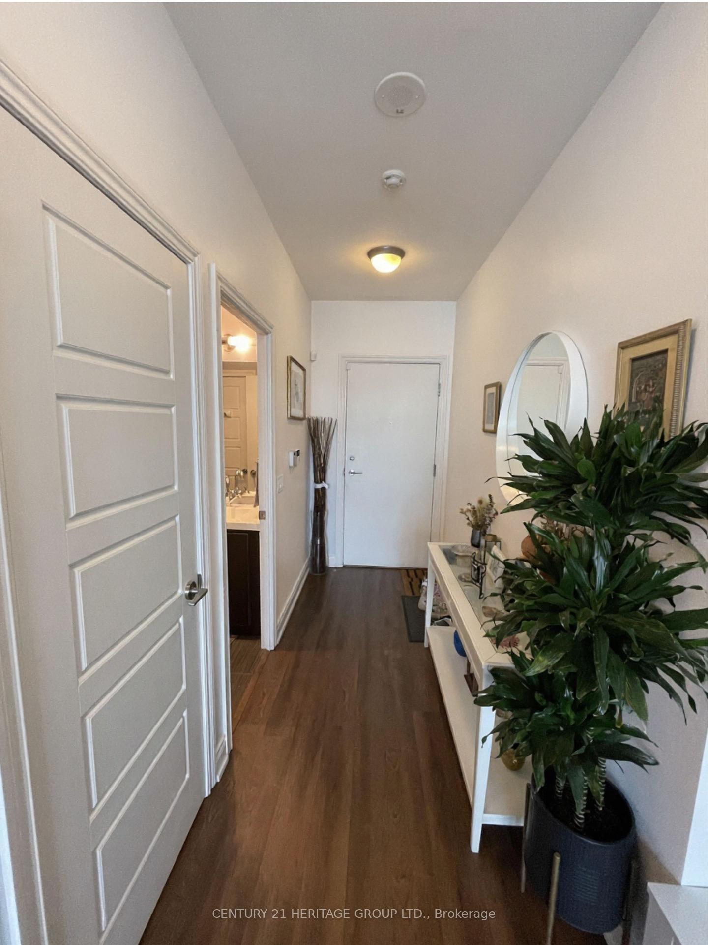 Property Photo:  90 Stadium Road 921  ON M5V 3W5 