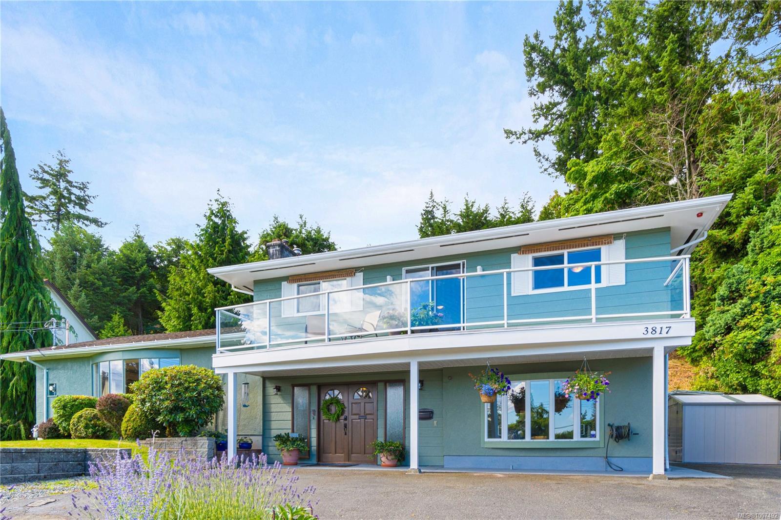 Property Photo:  3817 Hammond Bay Rd  BC V9T 1G4 