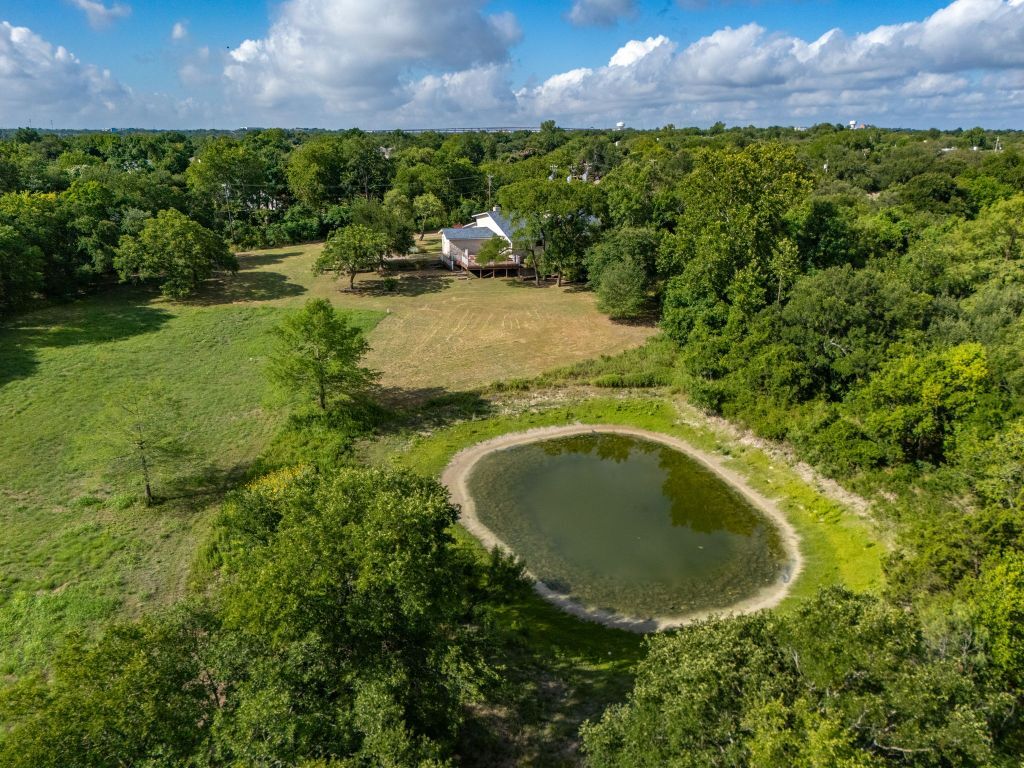 Property Photo:  1210 Springridge Street  TX 78664 