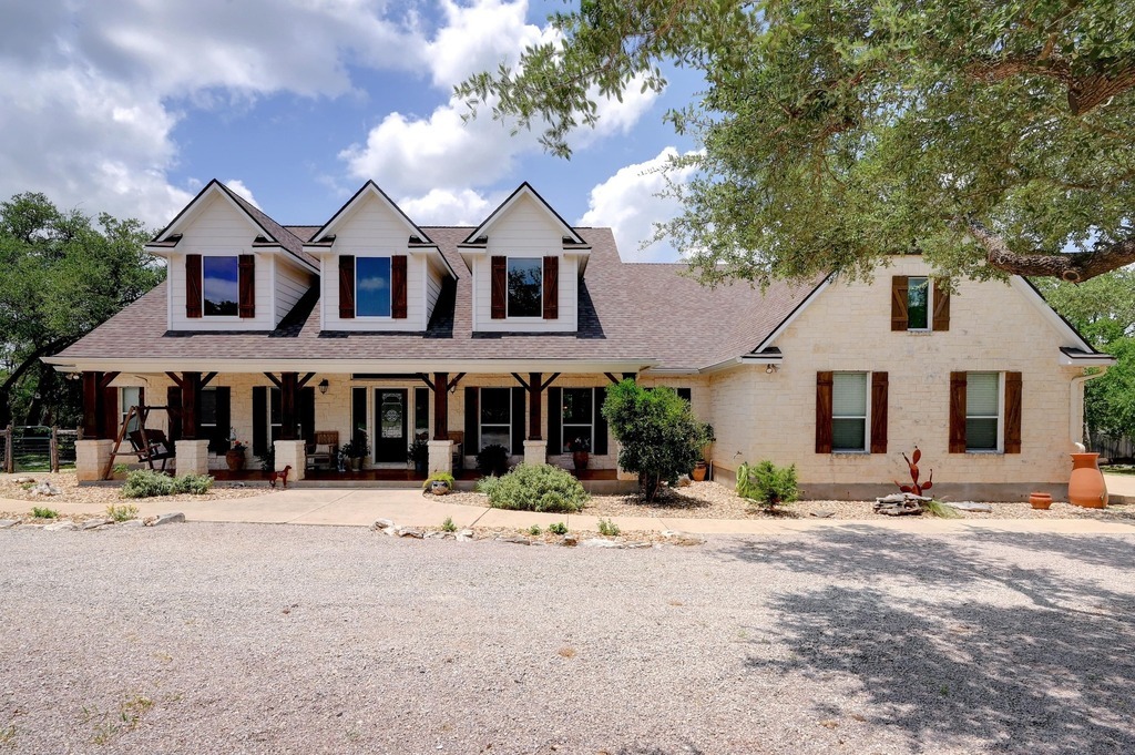 Property Photo: 1031 Water Park Road TX 78676