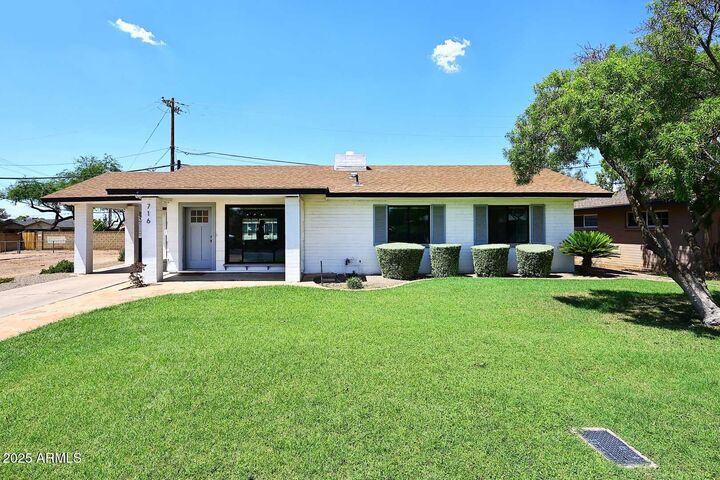 Property Photo: 716 W 11th Street AZ 85281