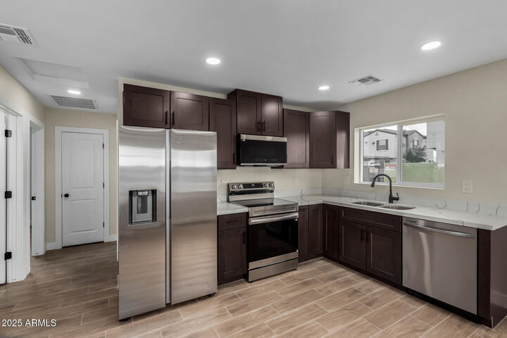Property Photo:  1005 S 17th Avenue  AZ 85007 