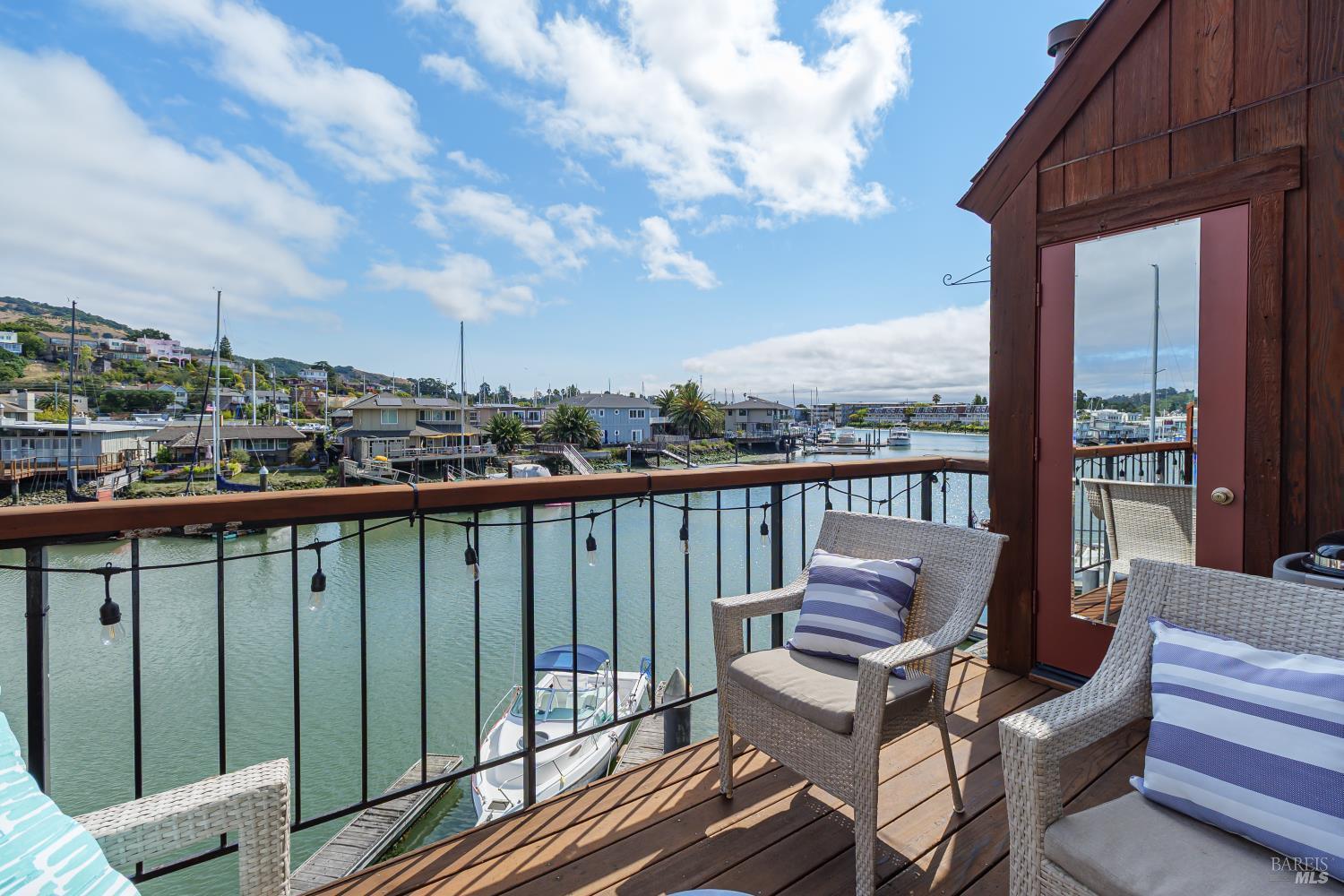 Property Photo: 490 Canal Street 19 CA 94901