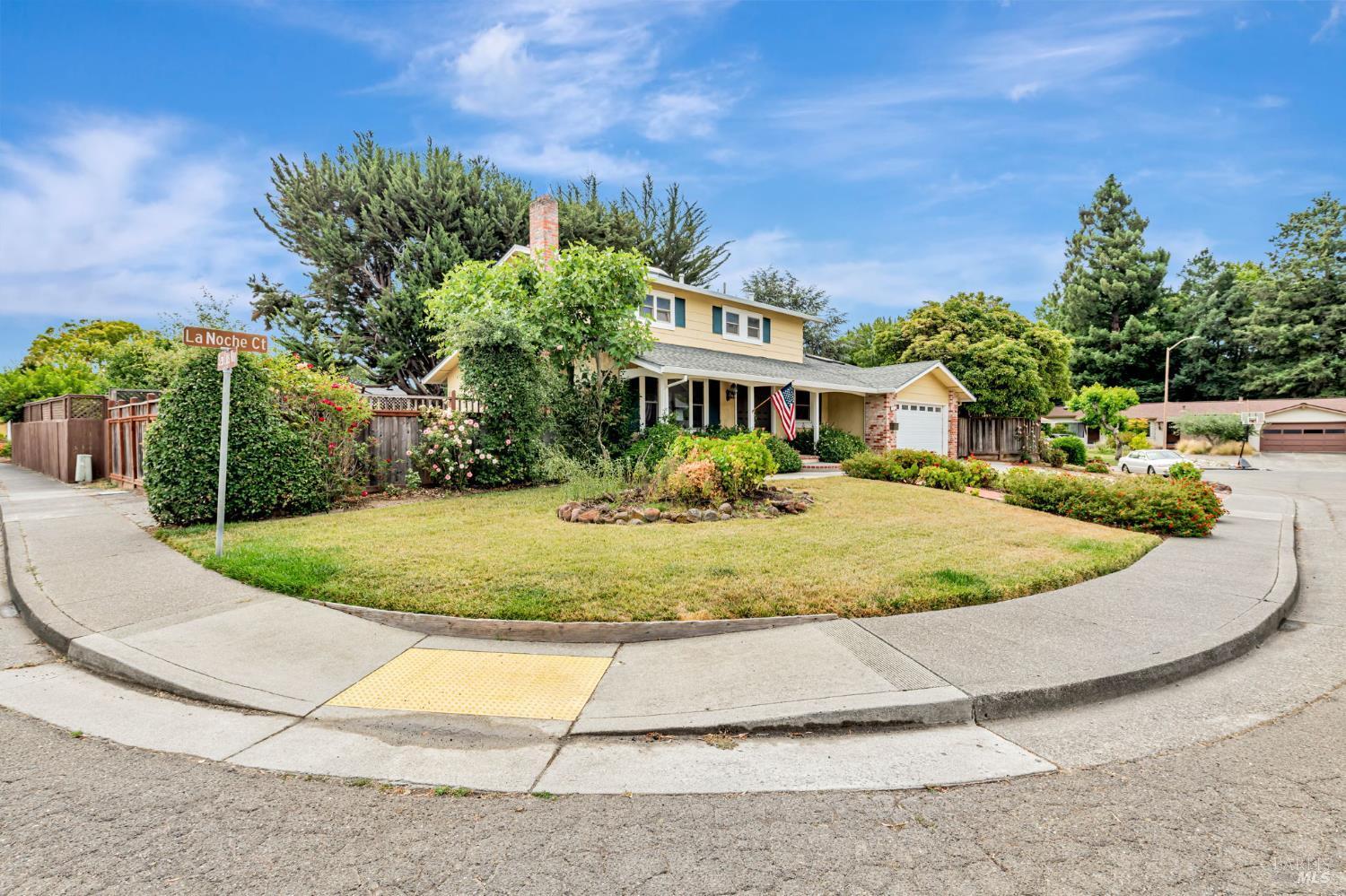 Property Photo:  3 La Noche Court  CA 94945 